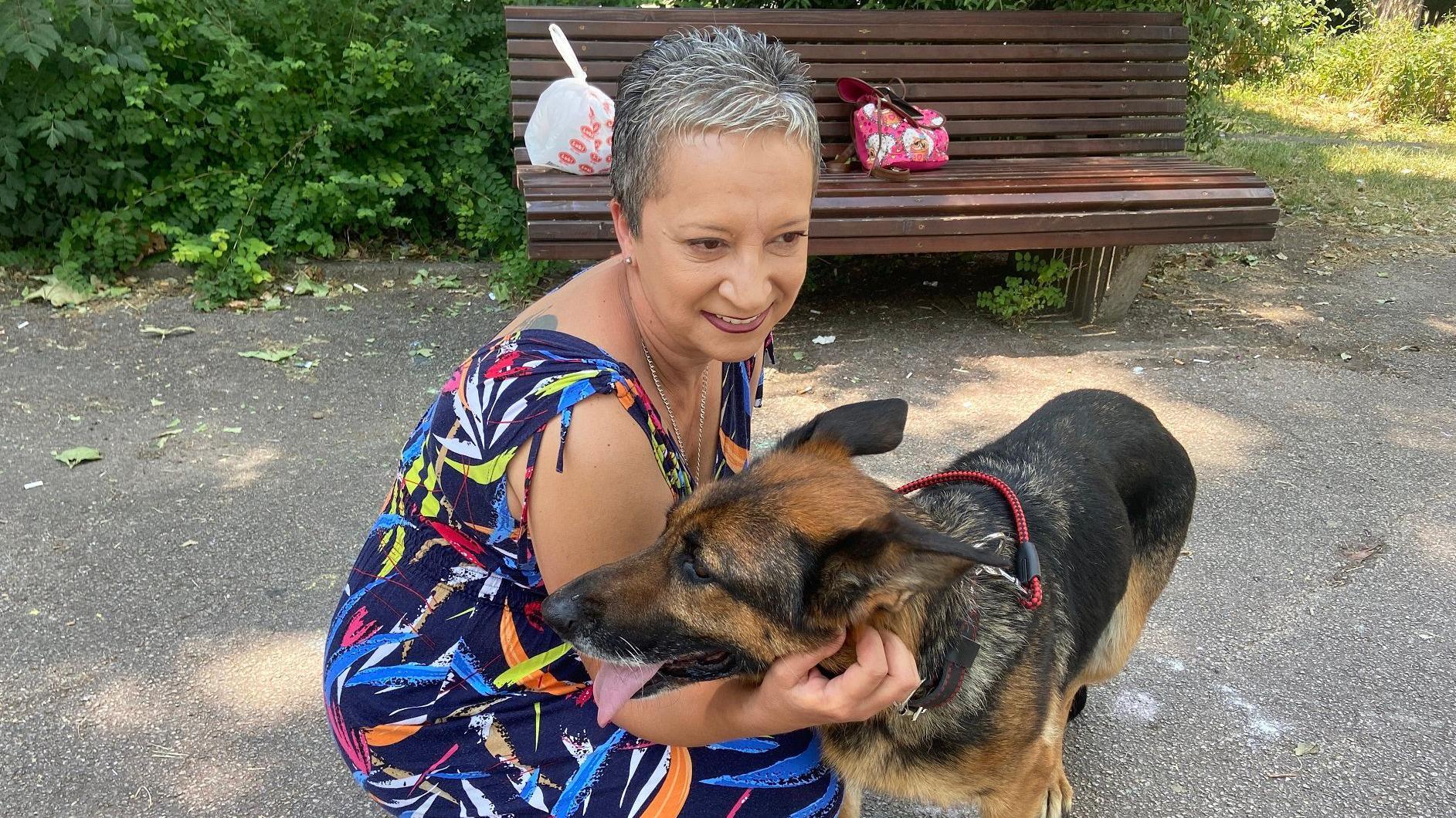 Ljubav na prvi lavež: Kako je vojni pas Irna pronašla novi dom 4 Irna i Jelena