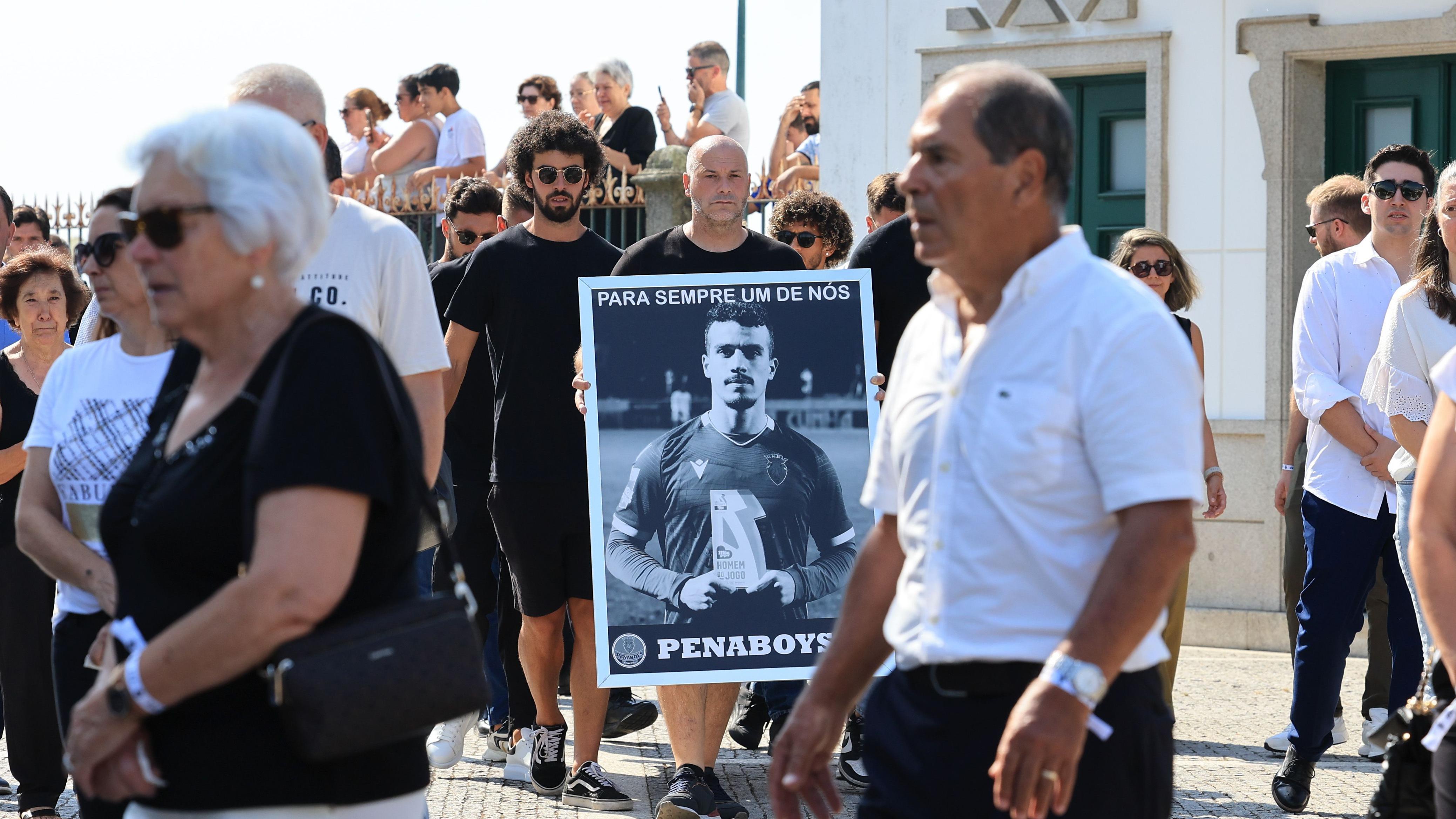 Sahranjen napadač Liverpula Diogo Žota, koji je poginuo u saobraćajnoj nesreći 2 Sahrana dvojice fudbalera
