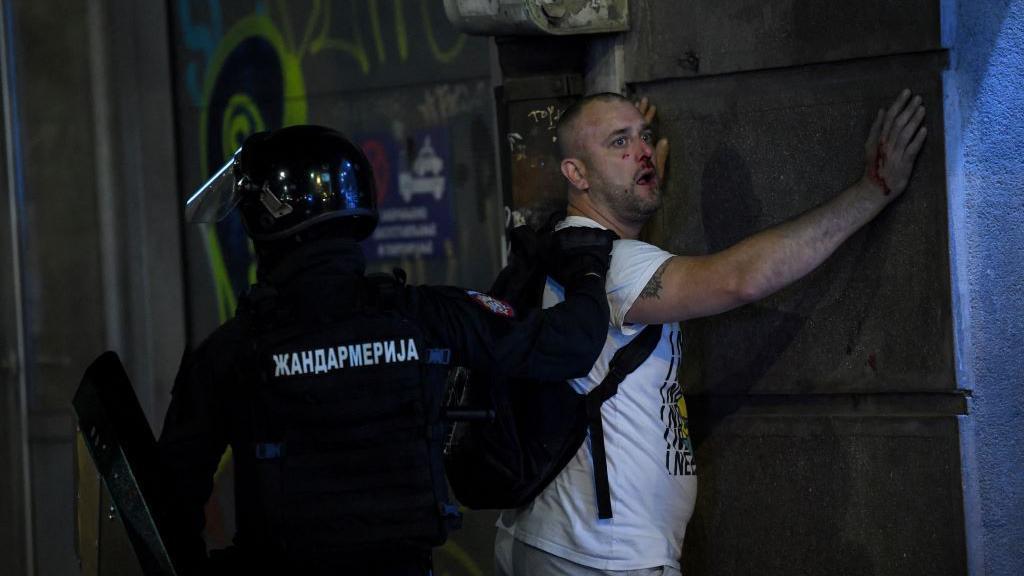 Privođenje na centralnim beogradskim ulicama tokom blokada