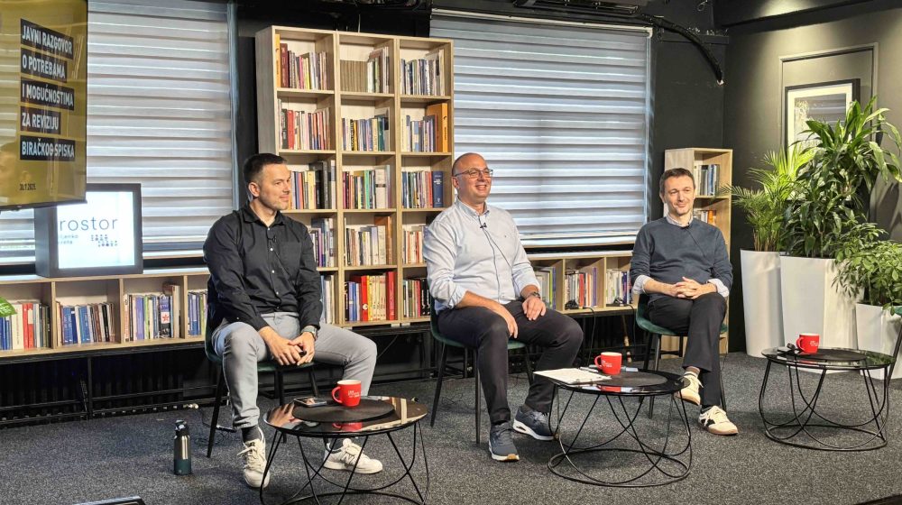 CRTA: Sprečiti "uvoz glasača" u Srbiju: Ključno je prebivalište 1