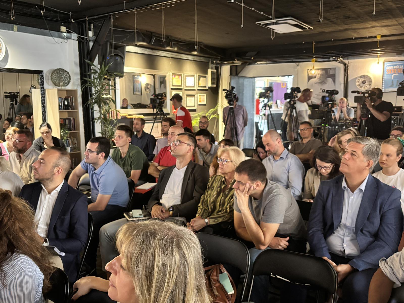 CRTA: Sprečiti "uvoz glasača" u Srbiju: Ključno je prebivalište 4