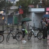 Novosađani po kiši blokirali više raskrsnica, najavili humanitarnu blokadu za sutra