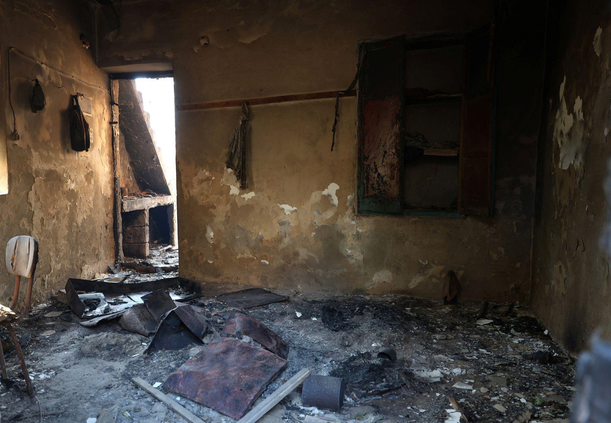 Masovne evakuacije zbog požara na grčkom ostrvu Krit 3 Zapaljena kuća