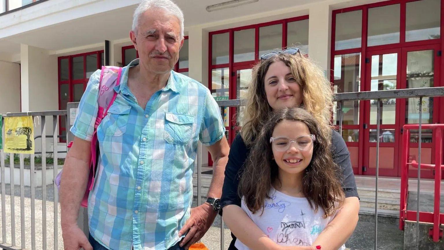 'Gradić će izumreti': Italija traži odgovore na pad nataliteta 8 Eleonora sa ćerkom i ocem