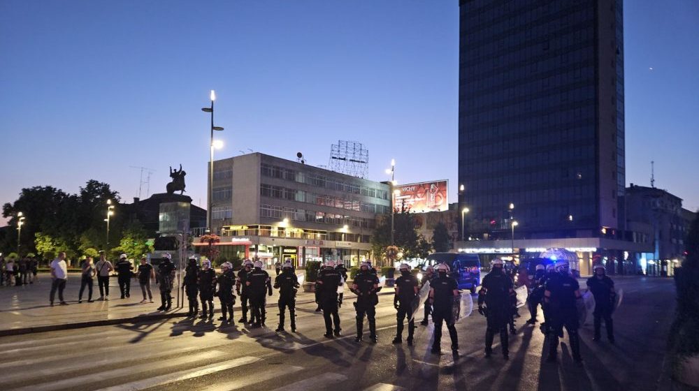 "Pokazali su da će po svaku cenu čuvati režim koji ubija građane": Studenti o masovnom prisustvu policije na komemorativnom protestu u Nišu 1
