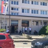 Koliko je ljudi glasalo u Kosjeriću do 11 sati? 8