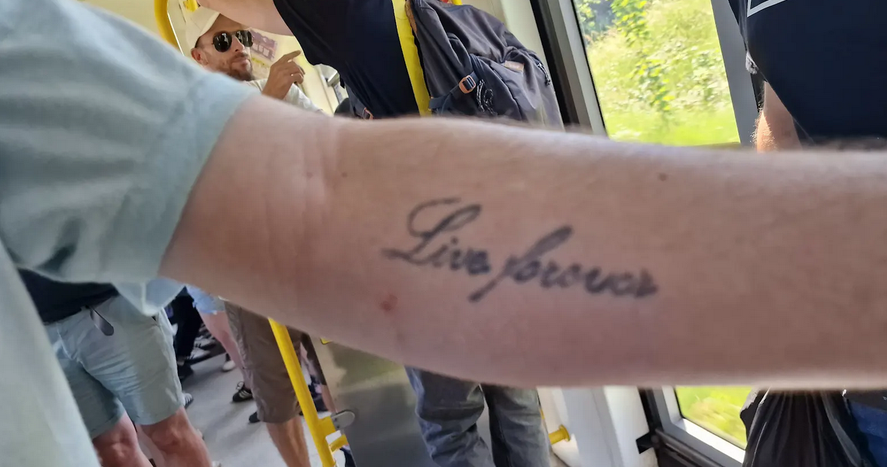 Ivana je bila na koncertu Oasisa u Mančesteru: Kako izgleda povratak braće Galager iz prve ruke 6