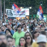 Završen protest "Pravda spava - vi nećete": Građani se prošetali do zgrade gradskog urbaniste, sutra u poseti "sledećem komšiji" 6