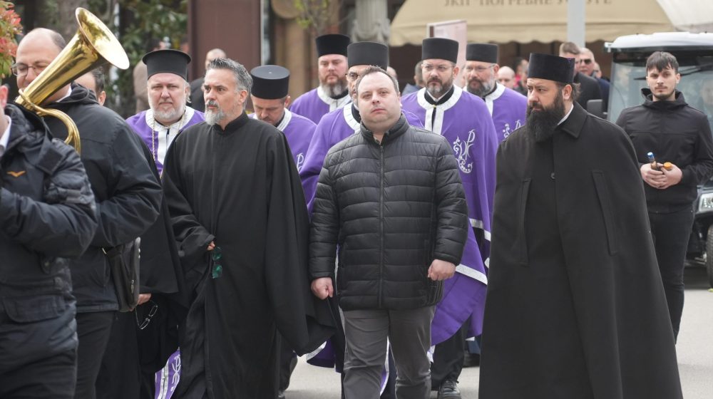 "Moje je pravo da volim predsednika Vučića, slediću ga dok sam živ": Teolog Miloš Stojković objašnjava za Danas zašto je bio na Informerovom slavlju 1