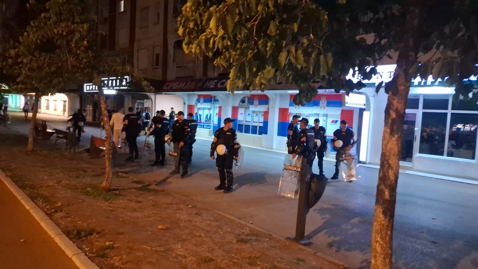 Građani ponovo bili u "poseti" Vučeviću tokom akcije "Novosadski je obići komšiluk" 2 Građani ponovo bili u "poseti" Vučeviću tokom akcije "Novosadski je obići komšiluk" 2