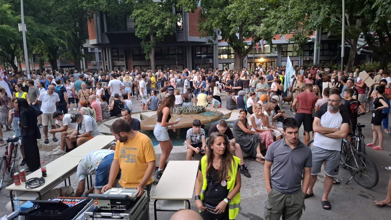 Zvanično otvorena manifestacija "Kampus - zona slobode" u Novom Sadu 3 Zvanično otvorena manifestacija "Kampus - zona slobode" u Novom Sadu 3