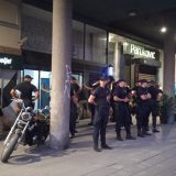 Blokade u brojnim gradovima Srbije: Sukobi građana i policije u Beogradu i Nišu, intervencija je bilo i u Novom Sadu, među privedenima i maloletnici (VIDEO, FOTO) 4