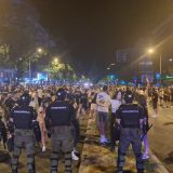 Policija razbijala blokade u Novom Sadu do tri ujutro: Studenti potisnuti u kampus, ali se trčeći vratili nazad do Futoške pijace 8