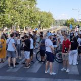 Studenti u Novom Sadu pozivaju da se pomoć ugroženima od požara odnese na Filozofski fakultet: Zborovi organizuju humanitarnu blokadu raskrsnica 2