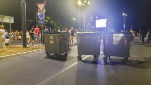 Mogući scenario u Srbiji je dalja eskalacija nasilja vlasti jer Srpska napredna stranka neće u vreme kada joj osetno opada podrška raspisati vanredne izbore, ocenila je za poljski radio TOK FM analitičarka Ana Jagelo-Šostak sa Univerziteta u Vroclavu.