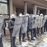 Studenti i građani protestuju ispred Skupštine grada u Novom Sadu: Ponovo im odbijen zahtev da prisustvuju sednici 6