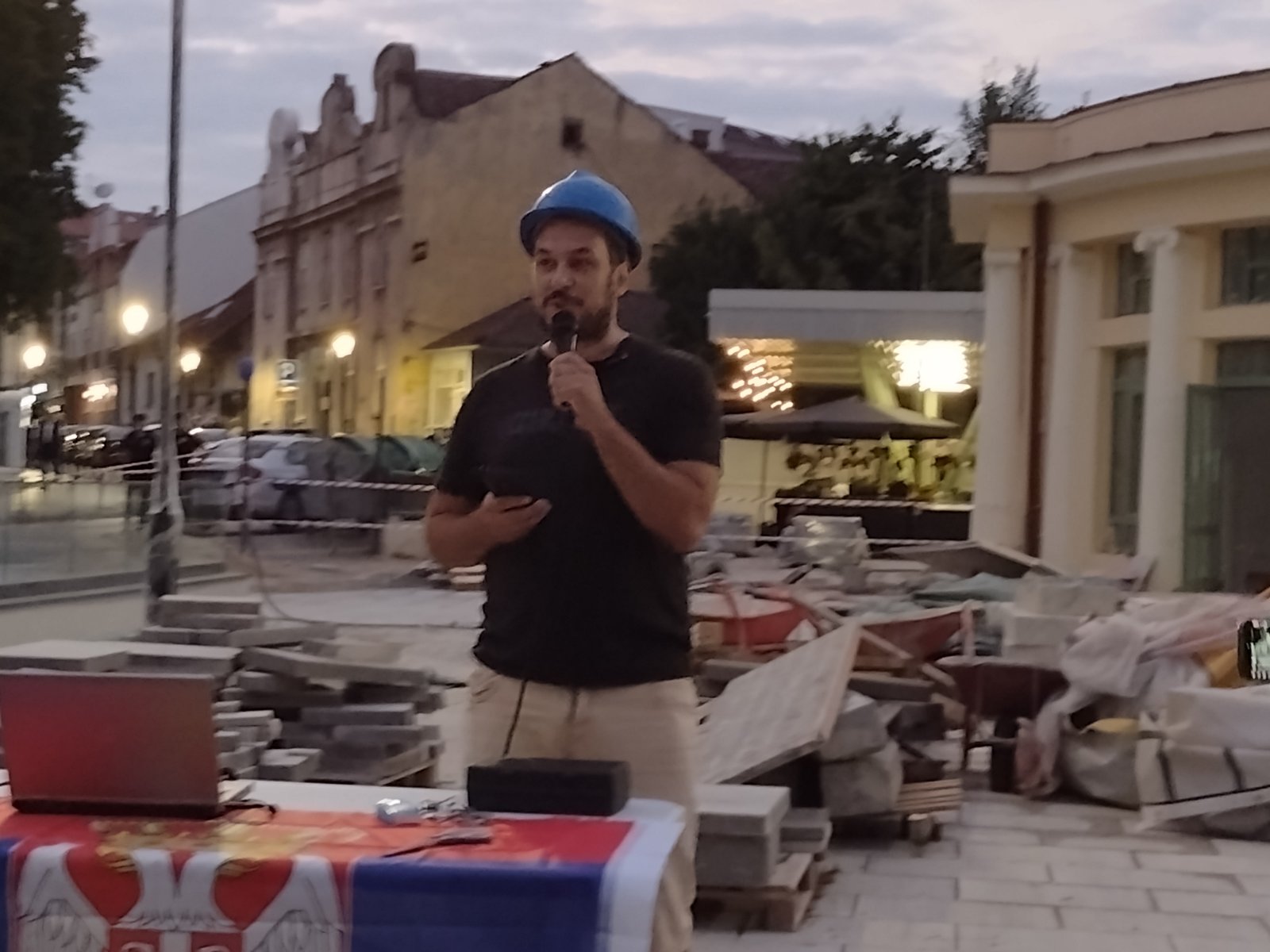 Sutra "pumpanje" za Anu Brnabiċ: Završen protest u Kragujevcu (VIDEO, FOTO) 3