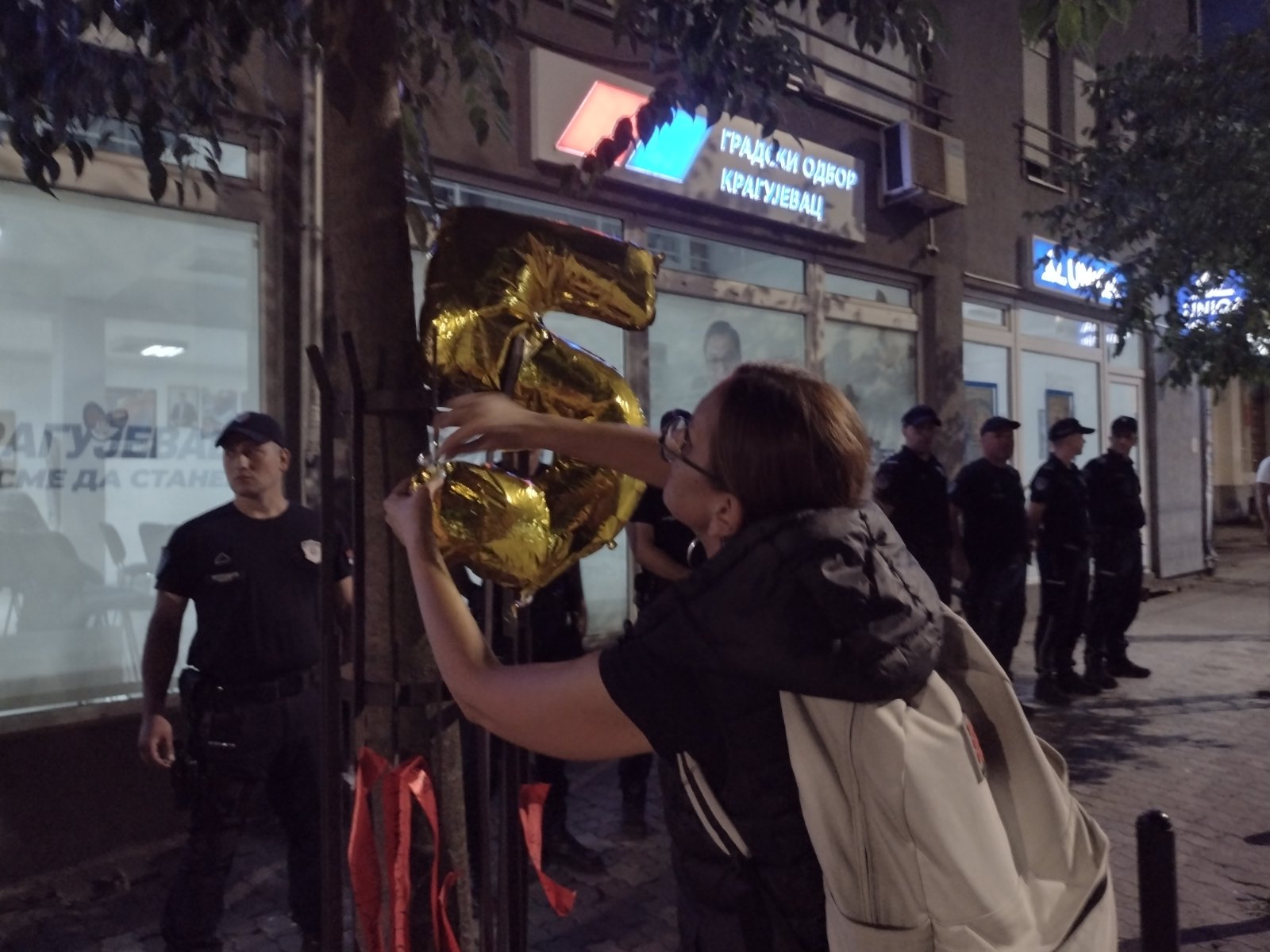 Sutra "pumpanje" za Anu Brnabiċ: Završen protest u Kragujevcu (VIDEO, FOTO) 4