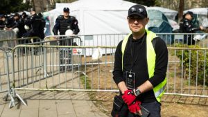 Asocijacija nezavisnih elektronskih medija (ANEM) saopštila je danas da je zabeleženo više od 30 napada, pretnji i vređanja, od početka protesta u novembru prošle godine, na glavnog i odgovornog urednika novosadskog portala "Razglas njuz" Žarka Bogosavljevića.