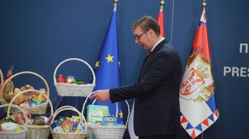 "To su ti dramovi...": Kako je zaista izgledalo Vučićevo izlaganje ekonomskih mera 1