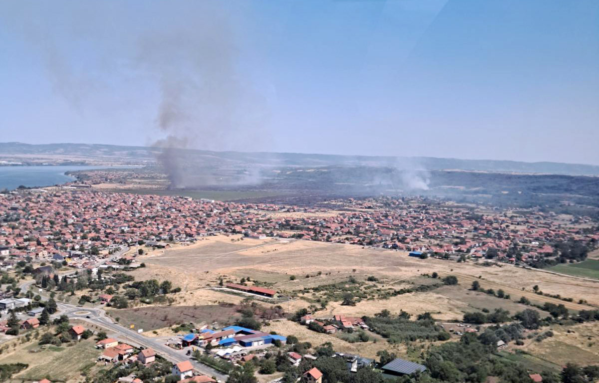 U požaru u Kostolu kod Kladova vatra zahvatila oko 100 hektara, Čaušić očekuje da uskoro bude stavljen pod kontrolu (FOTO) 5
