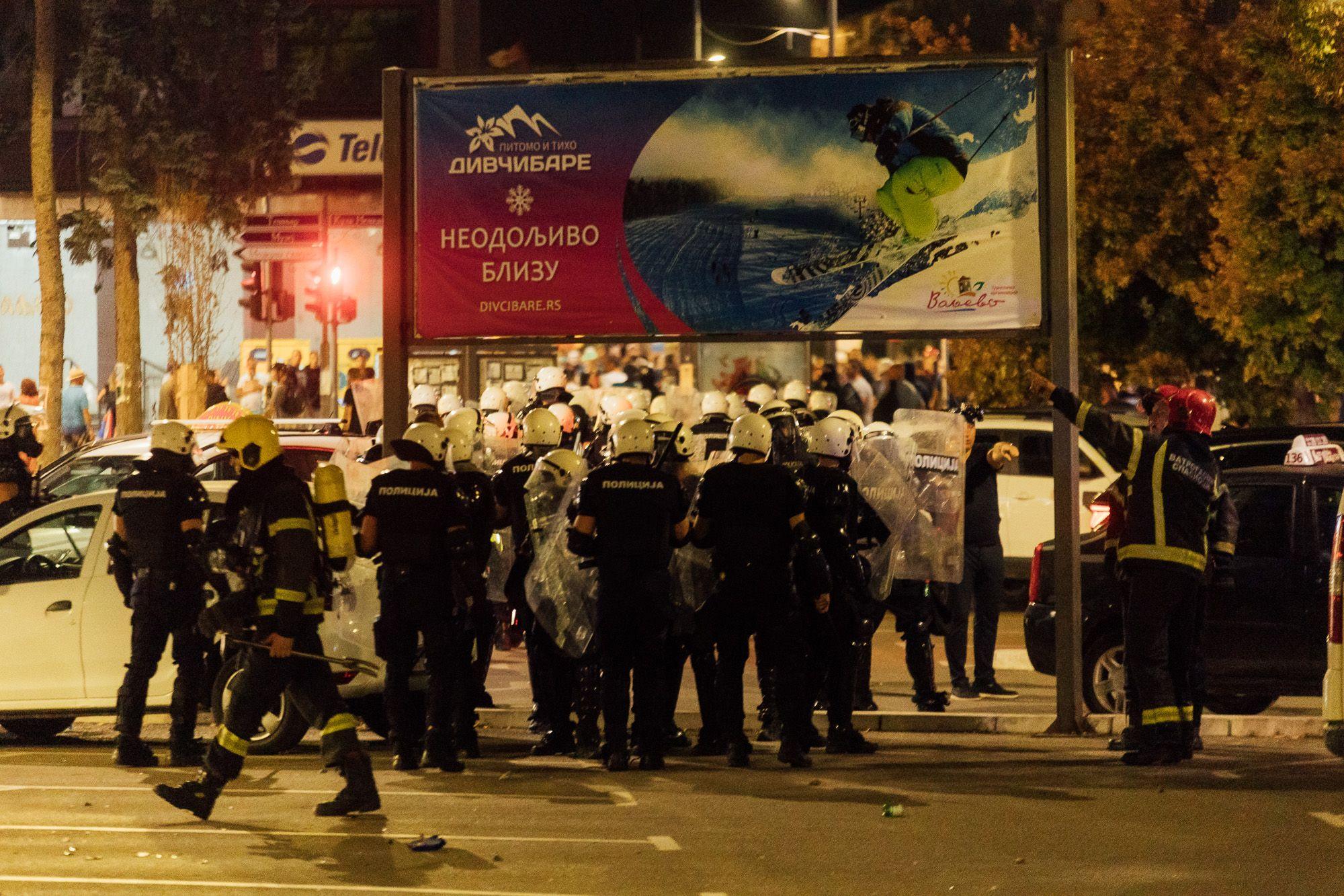 U fotografijama: Protest u Valjevu okončan neredima 12 protest Valjevo