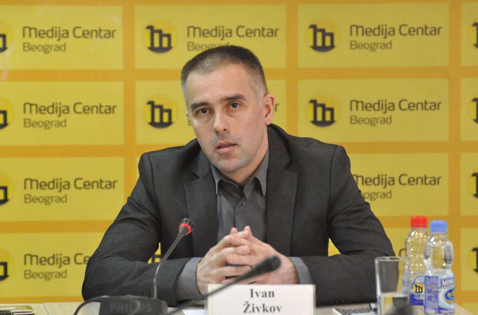 „Bilo bi dobro da svi koji su 15. marta bili na ulicama Beograda dođu na Vučićevu vojnu paradu“: Sagovornici Danasa o tenkovima i avionima u glavnom gradu 2