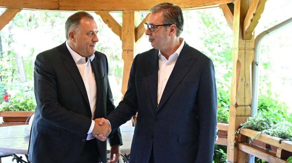 Analiza ruskog portala: "U BiH preti nacionalni sukob, a u Srbiji državni udar i građanski rat" 1