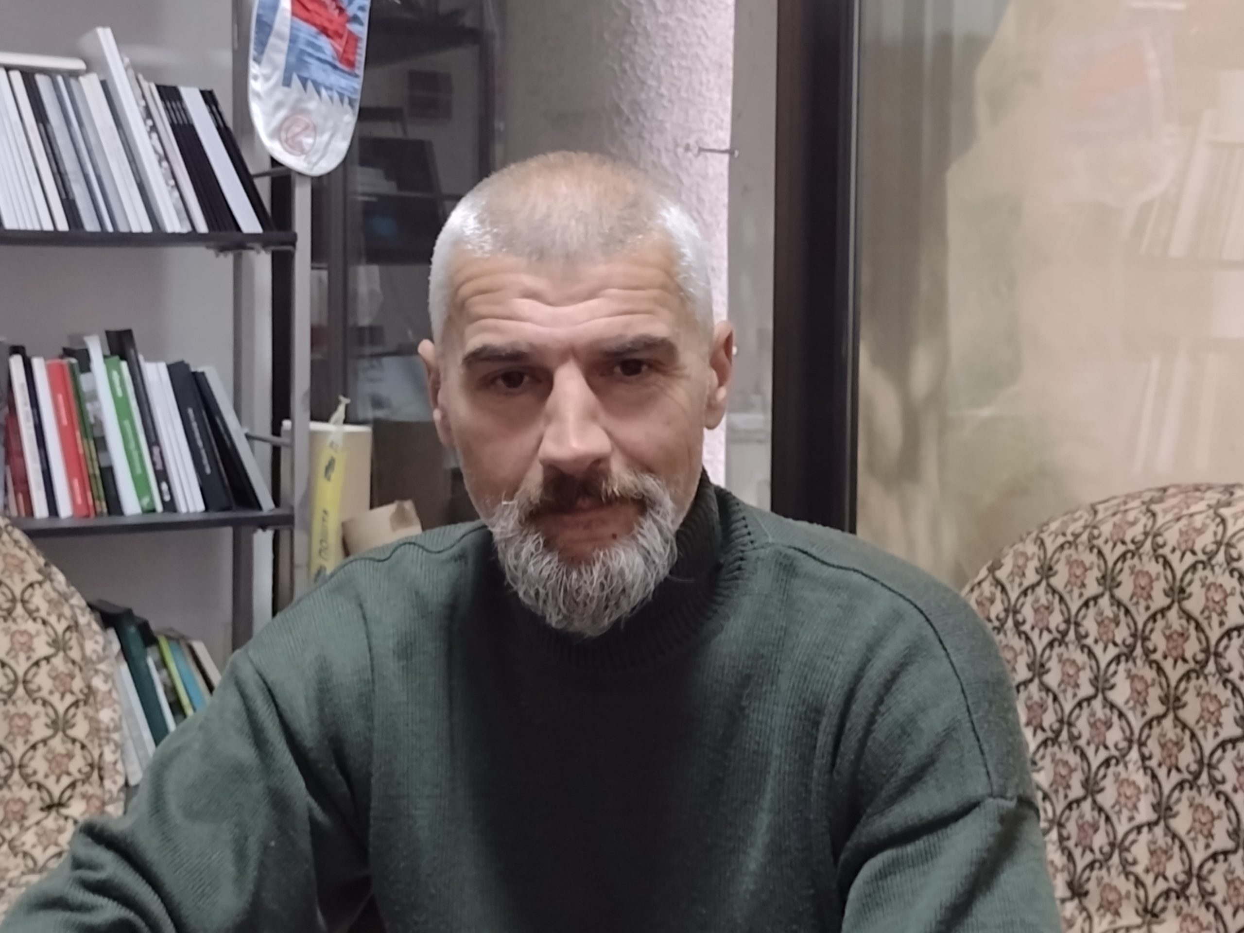 Moć raste iz puščane cevi, a policajci su ih imali sa sobom: Nenad Glišić, pisac i prevodilac, za Danas 7