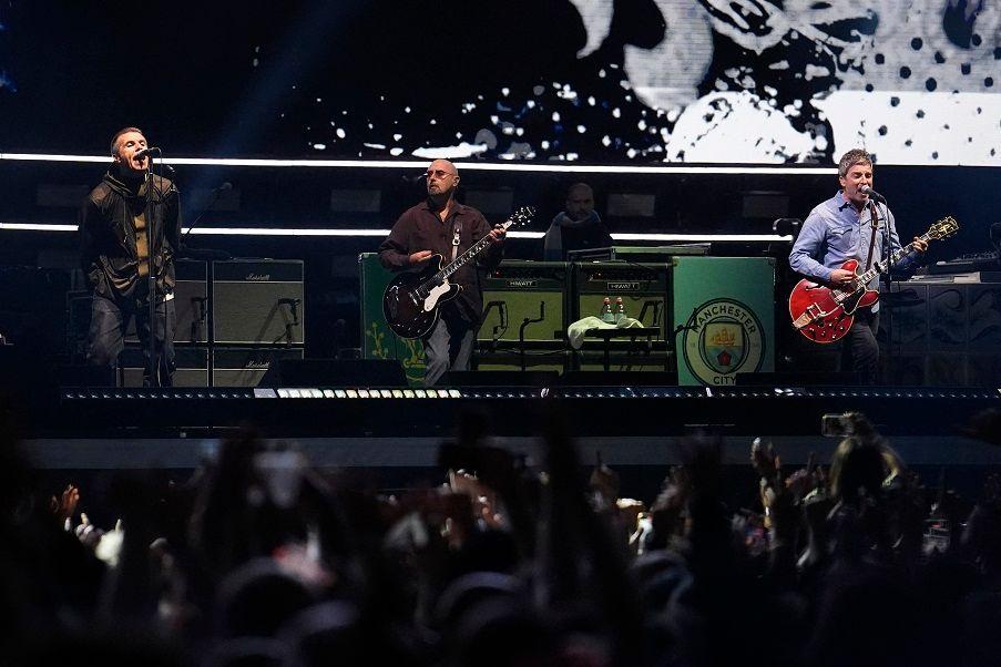 Oejzis na nastupu u Kardifu 