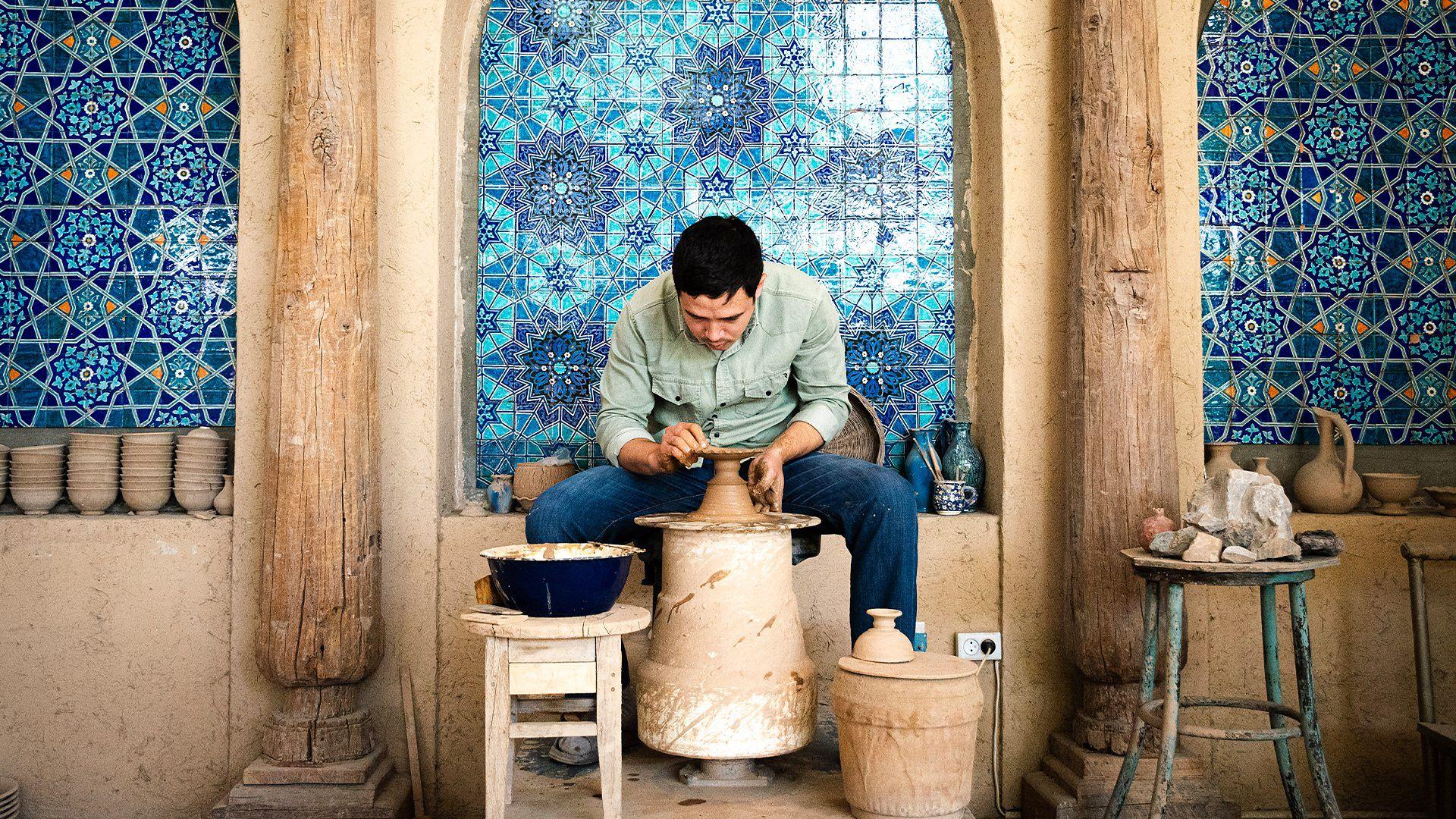 Plodna dolina na Putu svile za koju zna vrlo malo turista 4 Radionica Rustama Usmanova proizvodi jednu od najboljih grnčarija u regionu