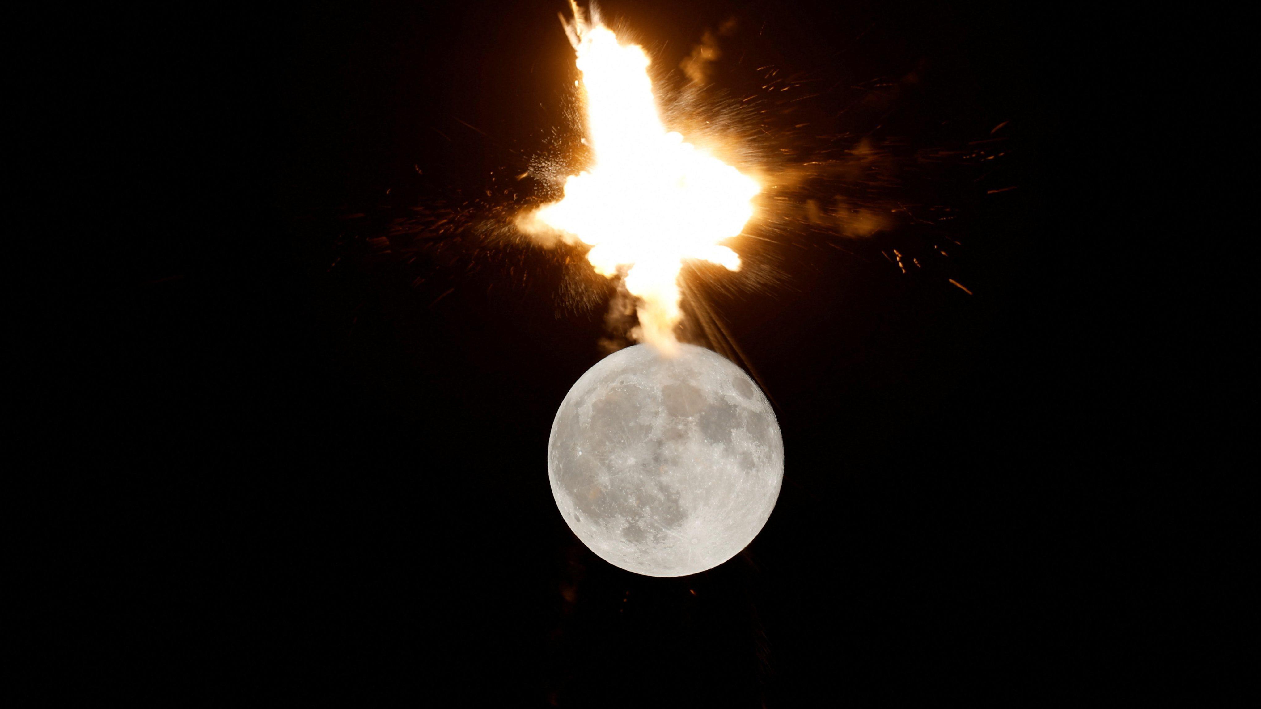 Avgustovski pun mesec: Svetlost koja najavljuje kraj leta 7 Vatromet u pun mesec iznad Valete na Malti