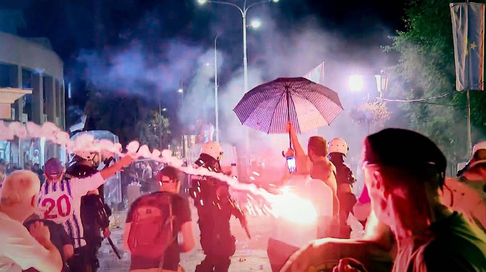 "Najzad su lojalisti uzeli stvar u svoje ruke": Da li je Vučić "svirao" početak građanskog rata? 1