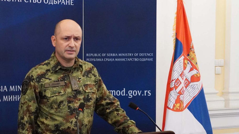 Prve reakcije na kriznu noć: Da li se to Vojska stavila na stranu SNS? 1