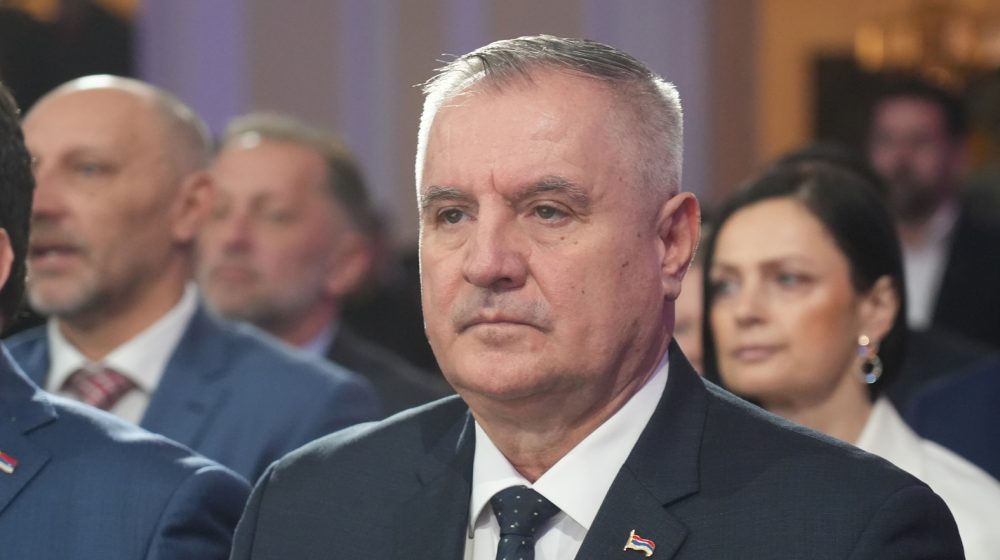 Pala Vlada entiteta RS, usvojena ostavka Radovana Viškovića 1