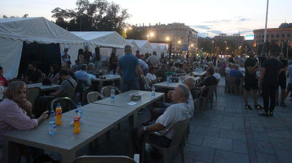 Kako SNS stoji s disciplinom: "Andrej Vučić stalno na terenu" 1