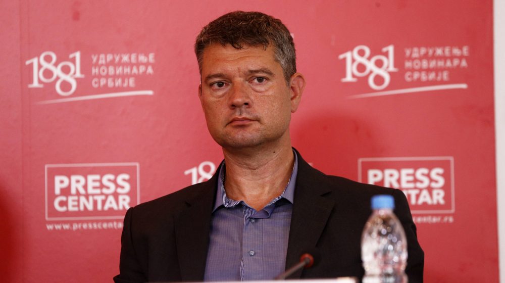 Ko je Igor Popović, koga je Vlada Srbije razrešila sa mesta pomoćnika direktora Kancelarije za KiM? 1