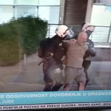 Neka se javi čovek sa slike koji je uhapšen u Džona Kenedija 2