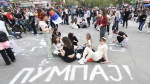 Velikom broju nastavnika u Srbiji poslednjih nedelja nije produžen ugovor o radu, i to u znatno većem obimu nego što je bila praksa prethodnih godina.