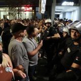UŽIVO "Večeras pucate po šavovima": I danas protesti širom Srbije, u Vrbasu naprednjaci već ispred stranačkih prostorija, u Beogradu okupljanje na tri lokacije 6