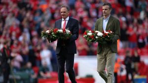 Fudbalski klub Liverpul odao je danas počast svom bivšem napadaču Diogu Žoti tokom prve utakmice na Enfildu otkako je portugalski reprezentativac tragično izgubio život, preneo je Bi Bi Si (BBC).