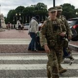 Pentagon dao ovlašćenje: Pripadnici Nacionalne garde koji patroliraju ulicama Vašingtona počeće da nose oružje 2