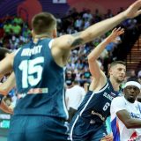 Nekorektan potez Francuza na kraju duela zamalo rezultirao tučom: Francisko nepotrebno "bacio senku" na veliki trijumf (VIDEO) 3