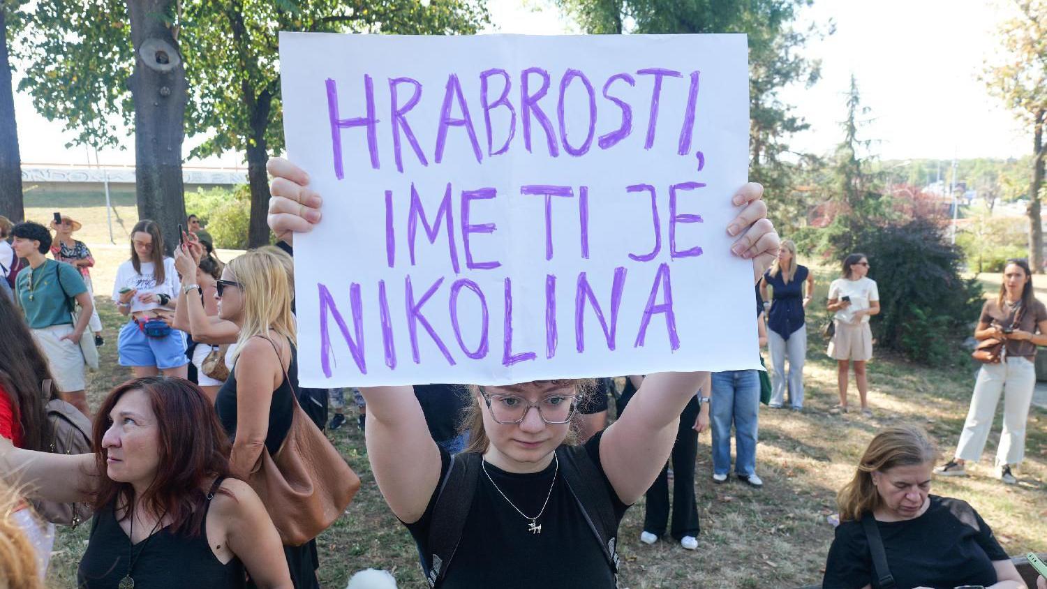 Novi neredi u Srbiji, podrška studentkinji Nikolini, održana sednica Saveta za nacionalnu bezbednost 4 Skup podrške Nikolini Sinđelić