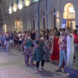 Nekoliko stotina građana na protestu u Čačku podržalo studentkinju Nikolinu Sinđelić 10