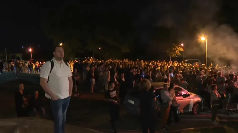 Zborovi građana u Vrbasu i Obrenovcu i studenti u blokadi organizovali protest: Traže raspisivanje izbora i pružaju podršku Nikolini 1