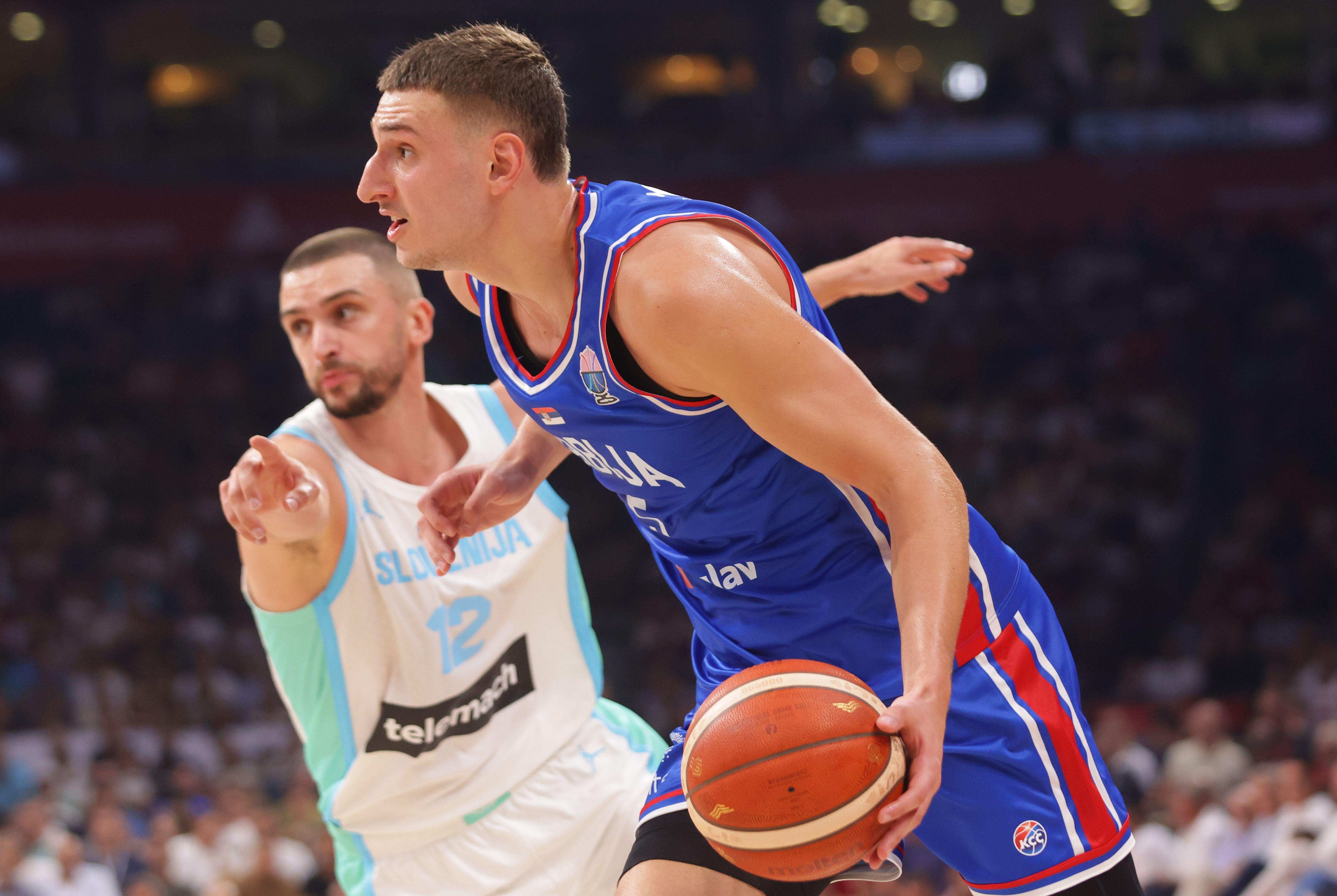 Evrobasket 2025: Ko je ko u reprezentaciji Srbije 10 Nikola Jović u prodoru protiv Slovenije, na poslednjoj pripremnoj utakmici pred Evrobasket 2025.