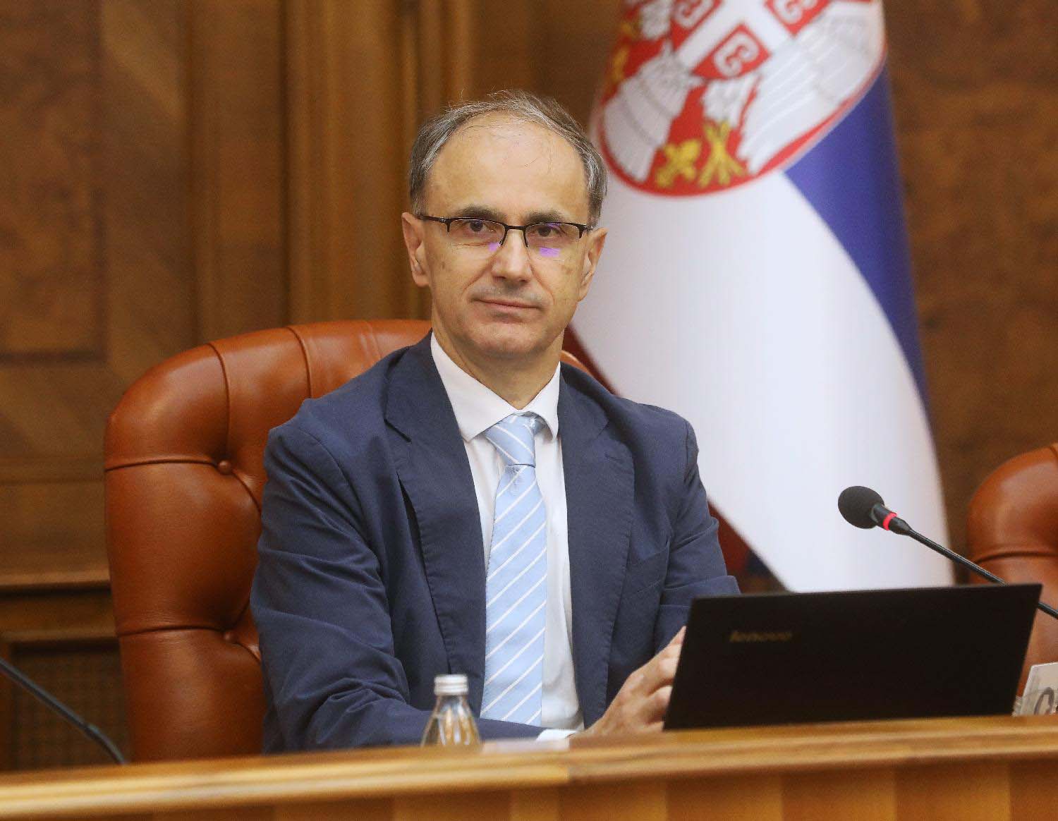 Prve reakcije na kriznu noć: Da li se to Vojska stavila na stranu SNS? 2 Prve reakcije na kriznu noć: Da li se to Vojska stavila na stranu SNS? 2