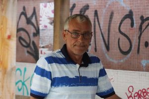 Autobus prevoznika "Jaćimović" koji je prevozio veći broj građana na protest u Vrbasu zaustavljen je večeras na izlazu iz Novog Sada.