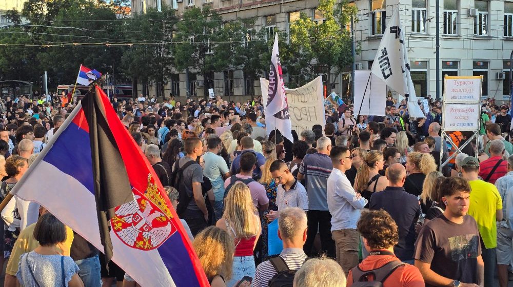 "Nećemo odustati dok ne vidimo leđa zlostavljačima Srbije": Studenti se obratili građanima Beograda na obeležavanju devet meseci od pada nadstrešnice 1